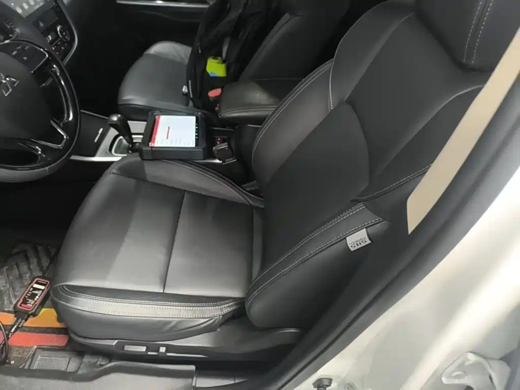 Mitsubishi Outlander — миниатюра 15