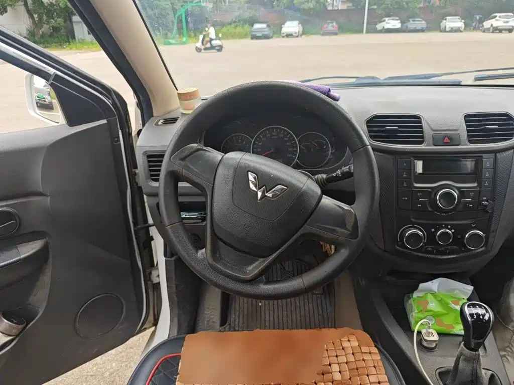Wuling Hongguang — миниатюра 6