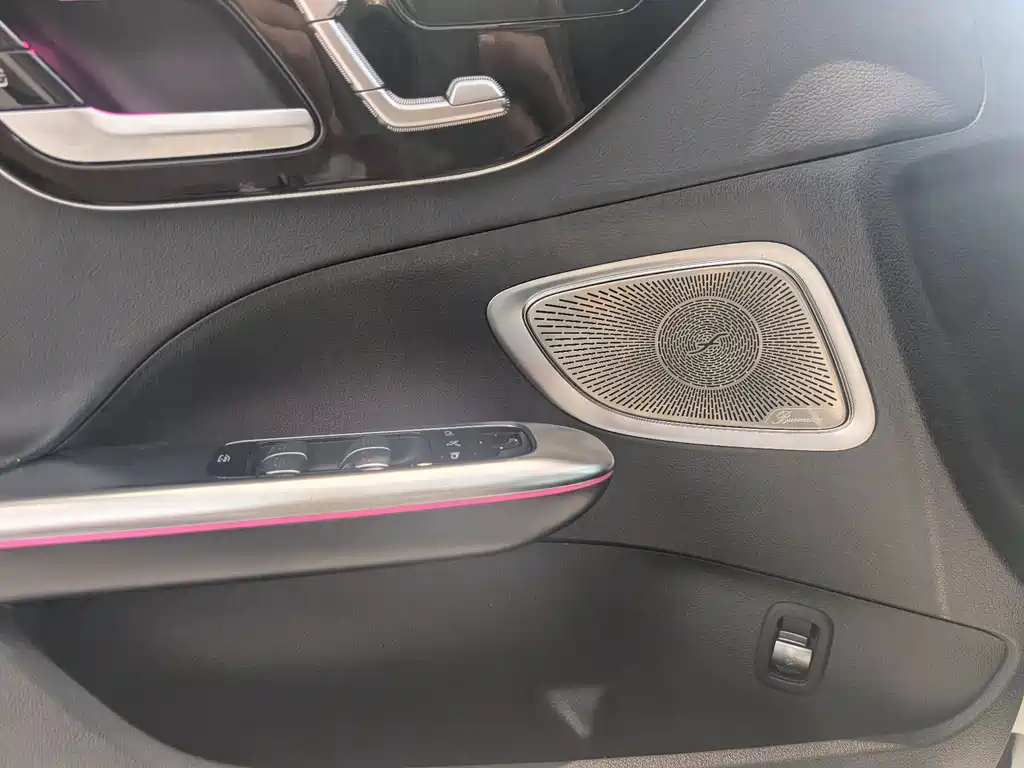 Mercedes-Benz C-Class — миниатюра 15