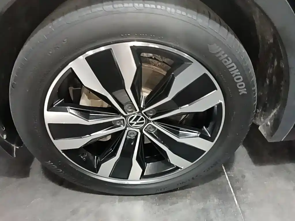 Volkswagen Tiguan L — миниатюра 23