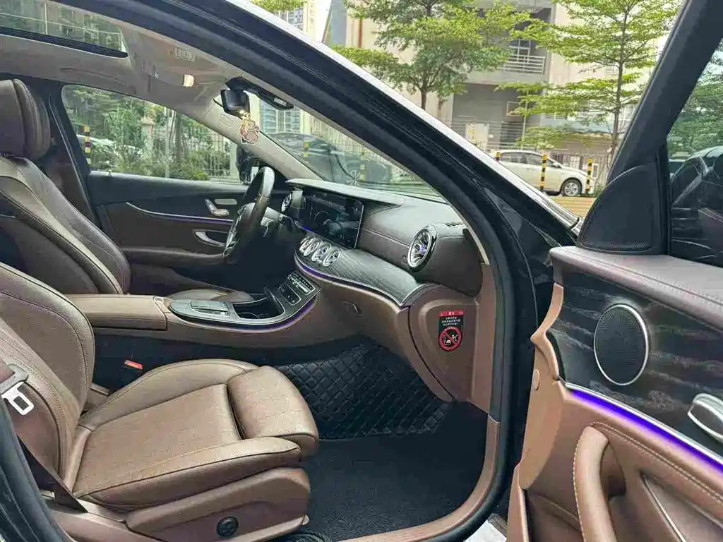 Mercedes-Benz E-Class — миниатюра 8