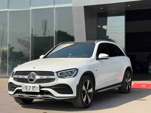 MERCEDES-BENZ GLC