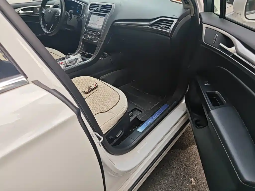 Ford Mondeo — миниатюра 19