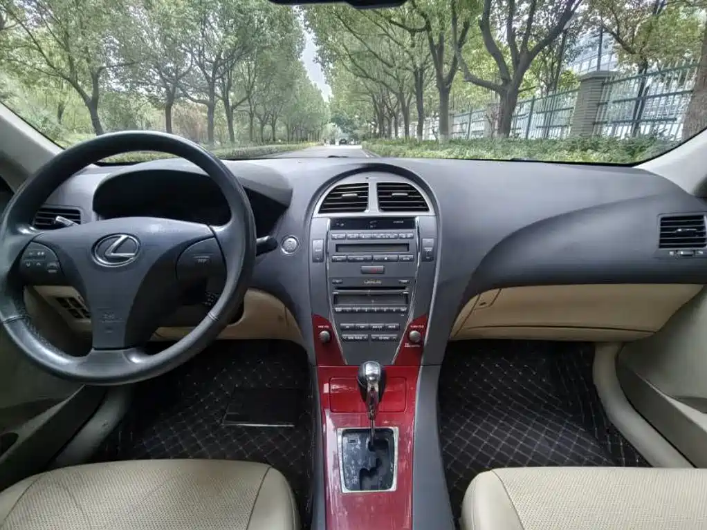 Lexus ES — миниатюра 9