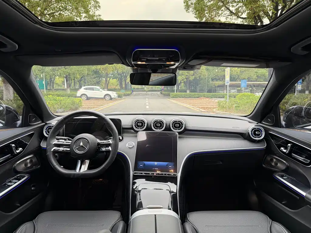 Mercedes-Benz C-Class — миниатюра 7