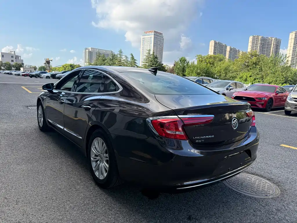 Buick LaCrosse — миниатюра 16
