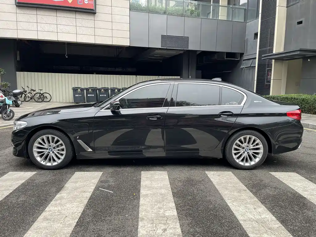 BMW 5 Series 5 2019 530Le Luxury