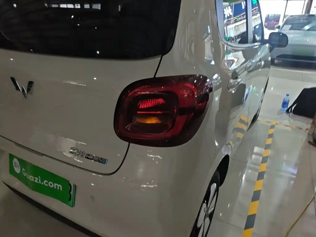 Wuling MINIEV — миниатюра 8