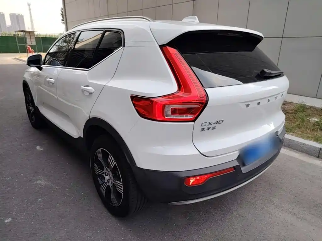 Volvo XC40 — миниатюра 5