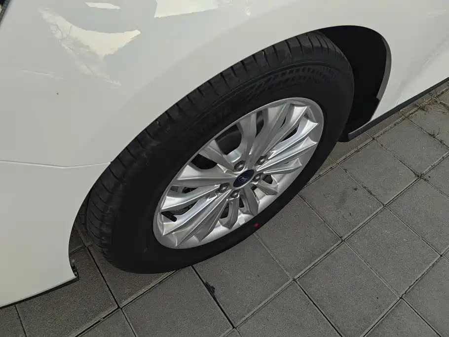 Ford Focus — миниатюра 6