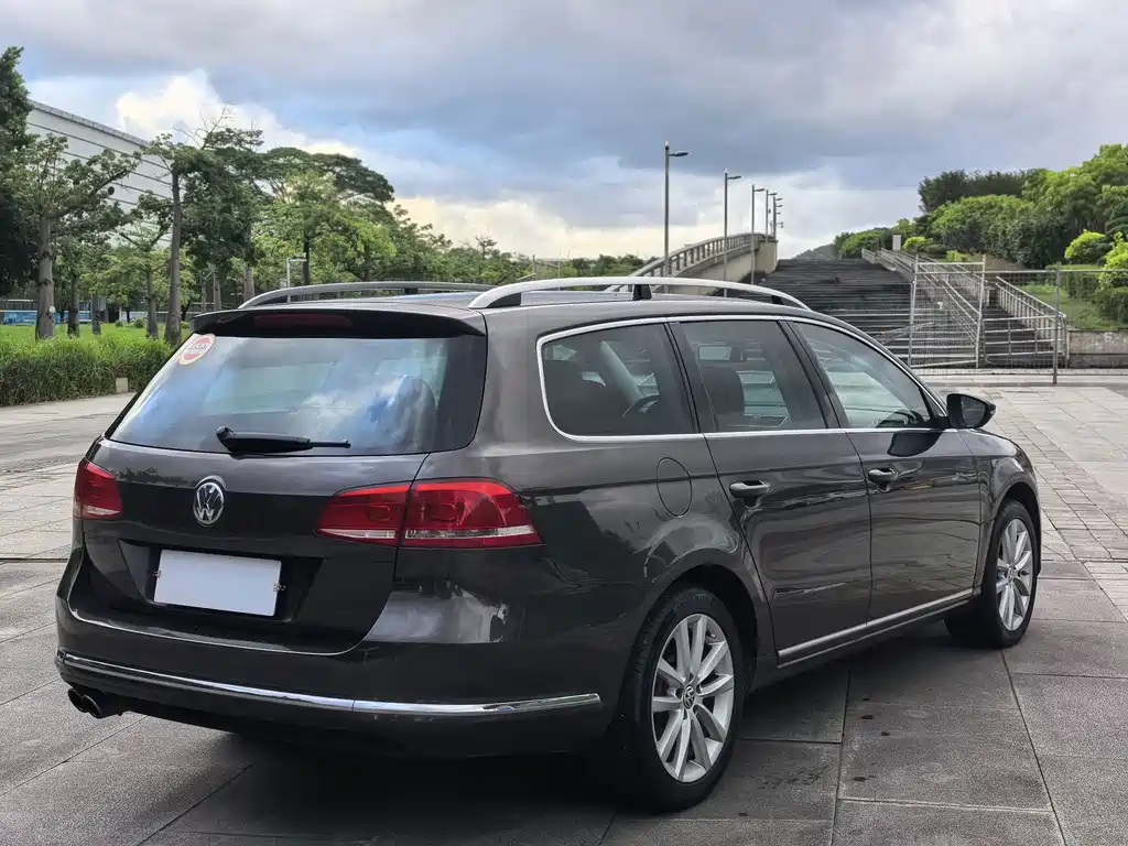 Volkswagen Magotan (Import) — миниатюра 4