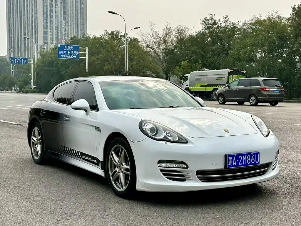 Porsche Panamera — миниатюра 3