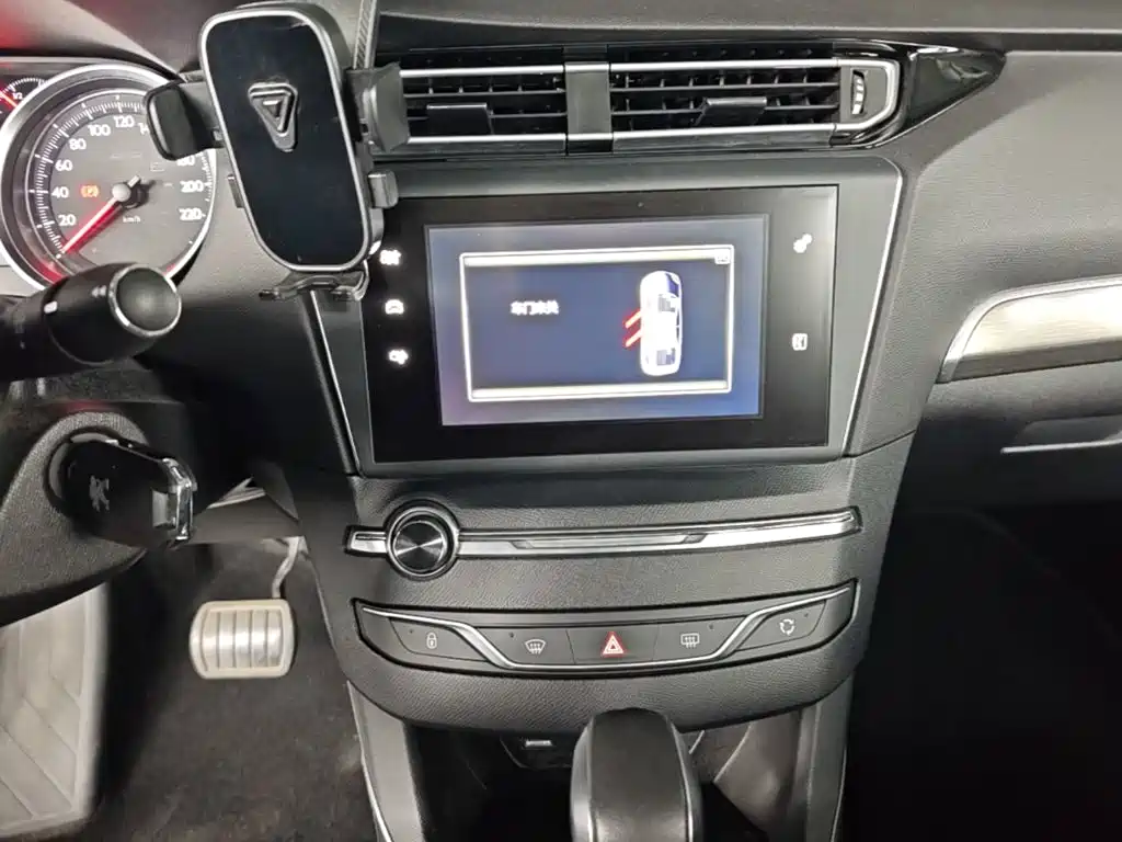 Peugeot 408 — миниатюра 13