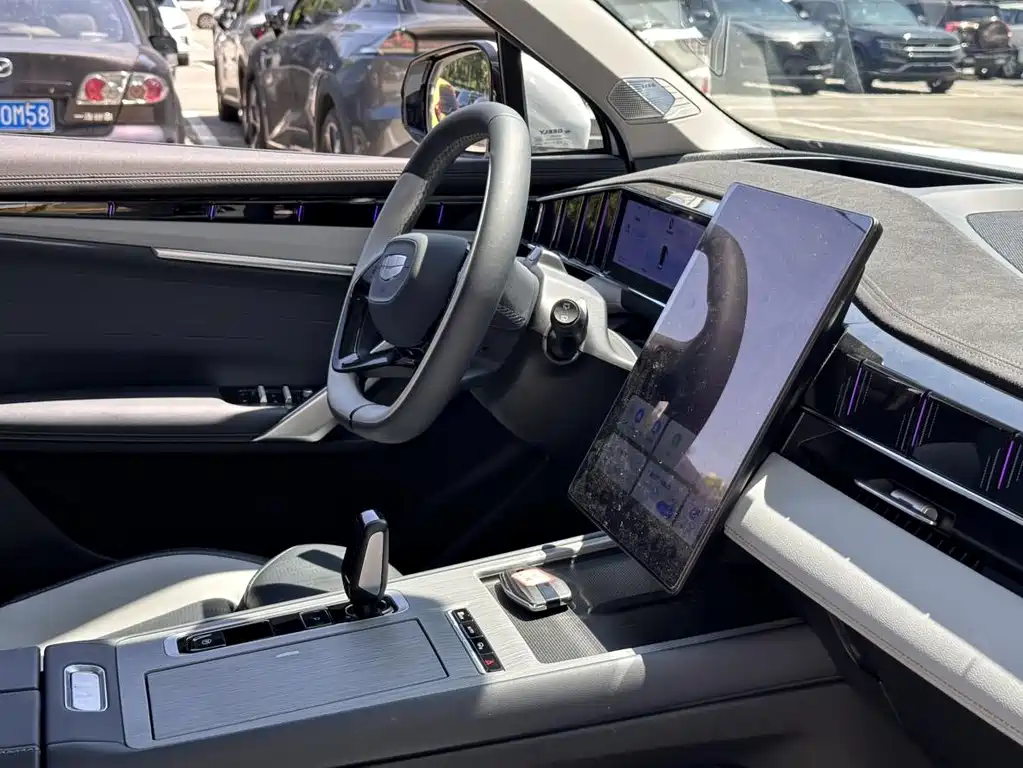 Geely Boyue L — миниатюра 6