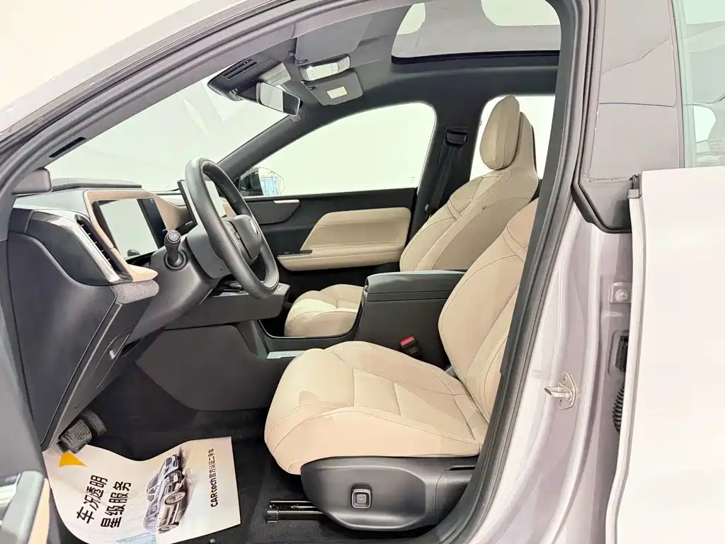 Volvo XC70 PHEV — миниатюра 17