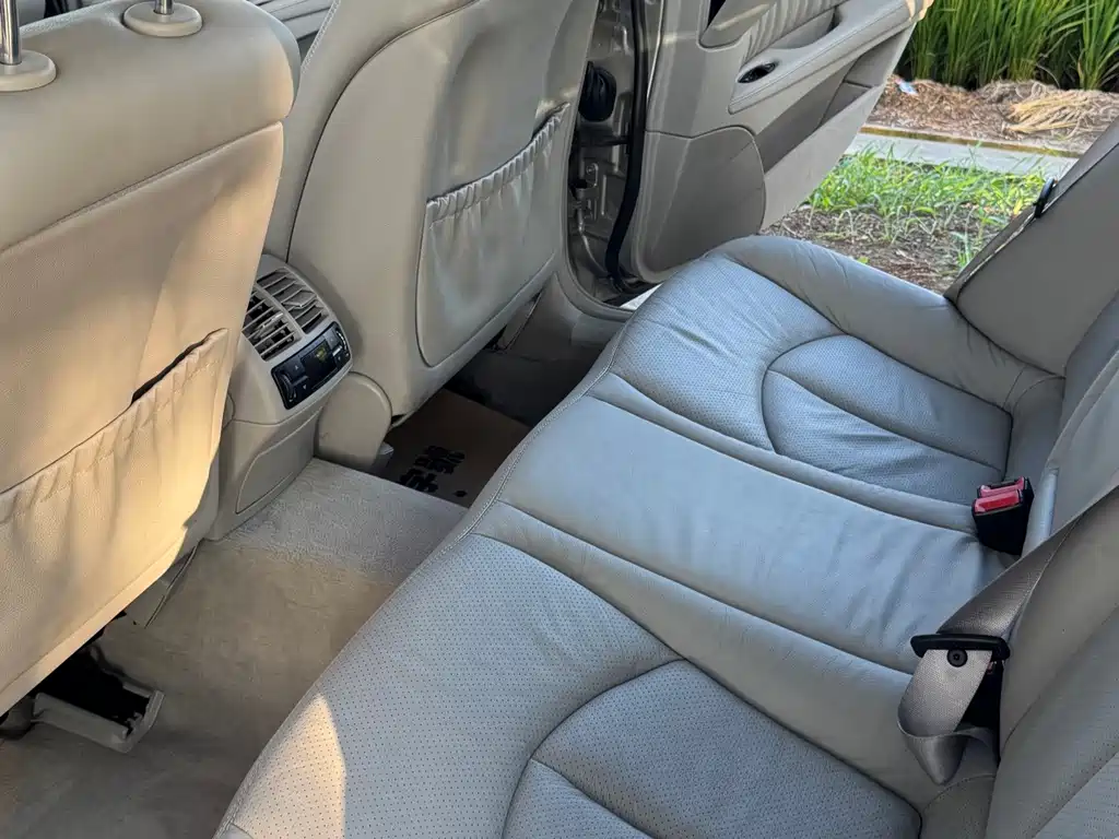 Mercedes-Benz E-Class — миниатюра 12