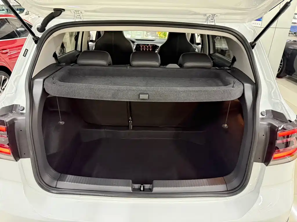 Volkswagen T-Cross — миниатюра 13