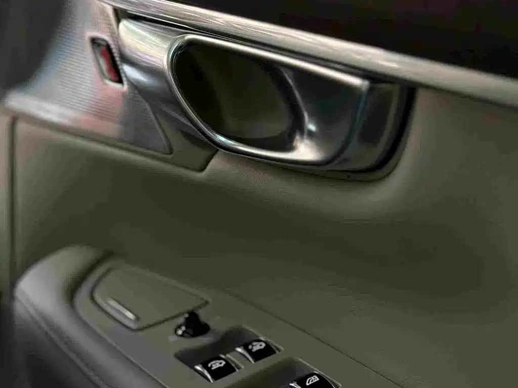 Volvo S90 — миниатюра 9