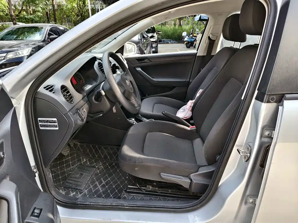 Volkswagen Jetta — миниатюра 7