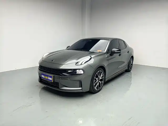 Lynk & Co 03