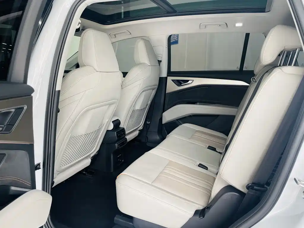 Audi Q5 e-tron — миниатюра 10