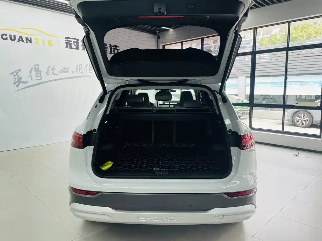 Audi Q5 e-tron — миниатюра 14