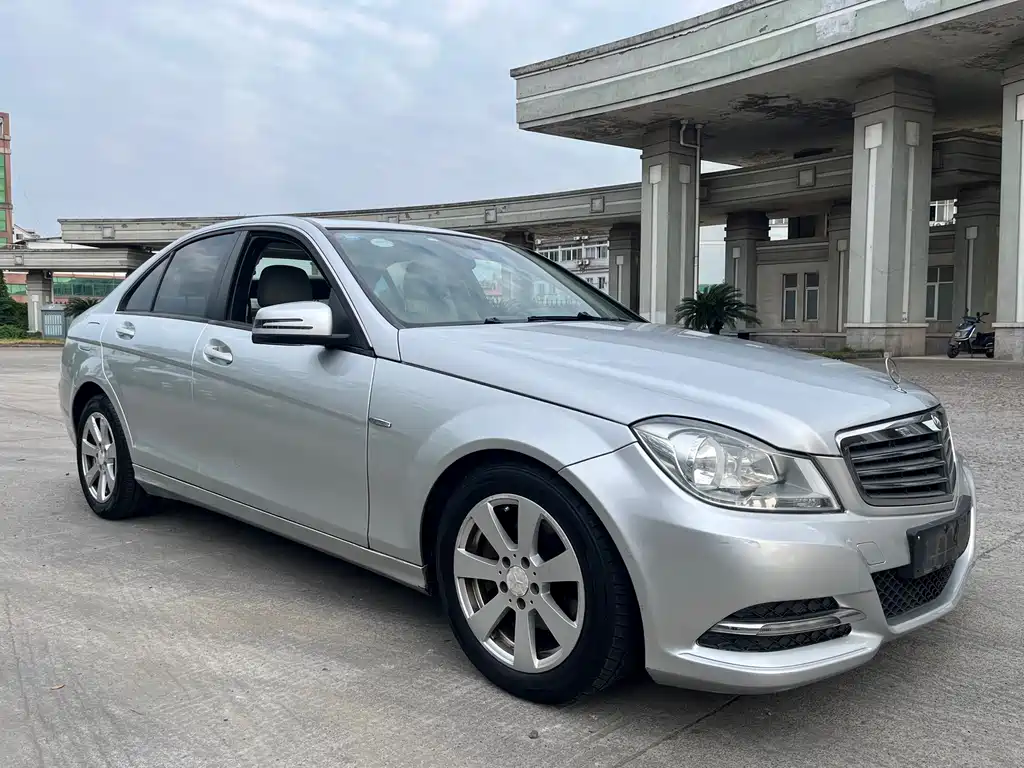 Mercedes-Benz C-Class — миниатюра 3