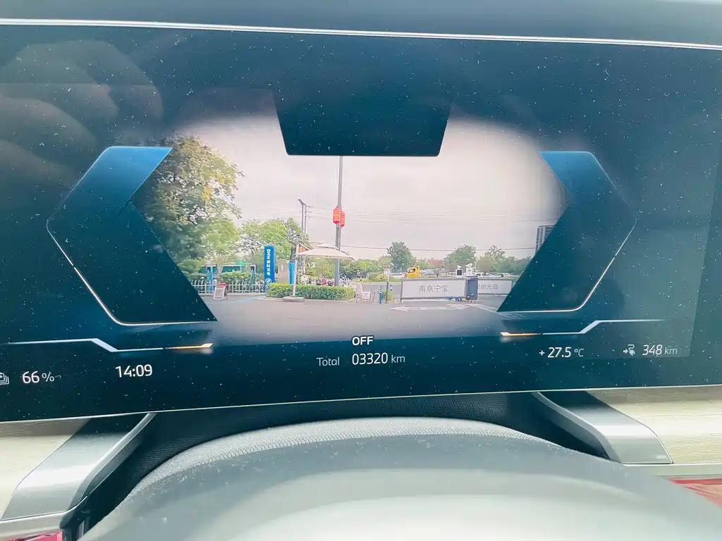 BMW i7 — миниатюра 9
