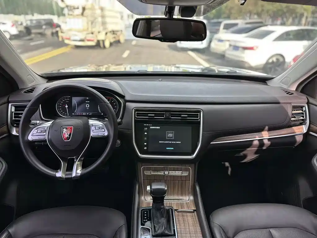 Roewe RX8 — миниатюра 11