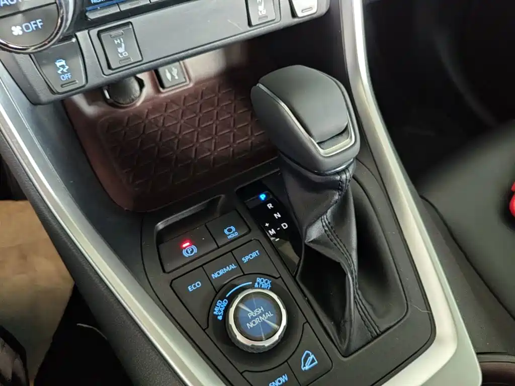 Toyota RAV4 — миниатюра 14