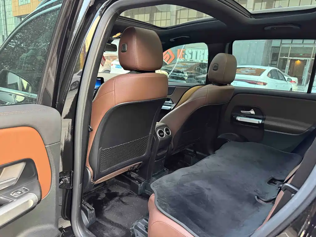 Mercedes-Benz GLB — миниатюра 7