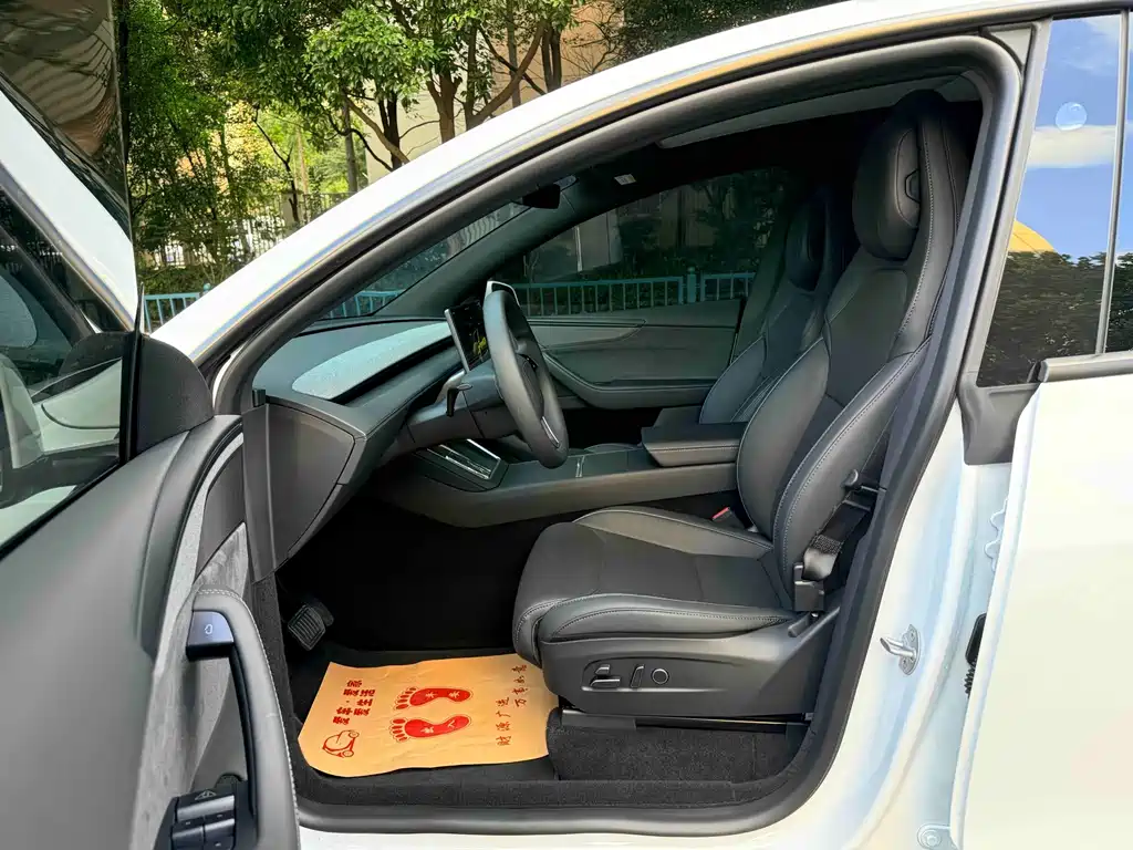Tesla Model Y L — фотографии объявления, Фото 8