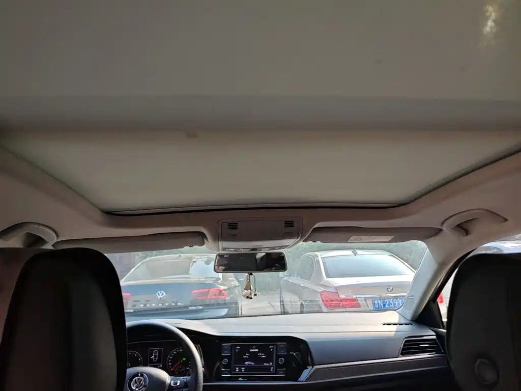 Volkswagen Sagitar — миниатюра 18