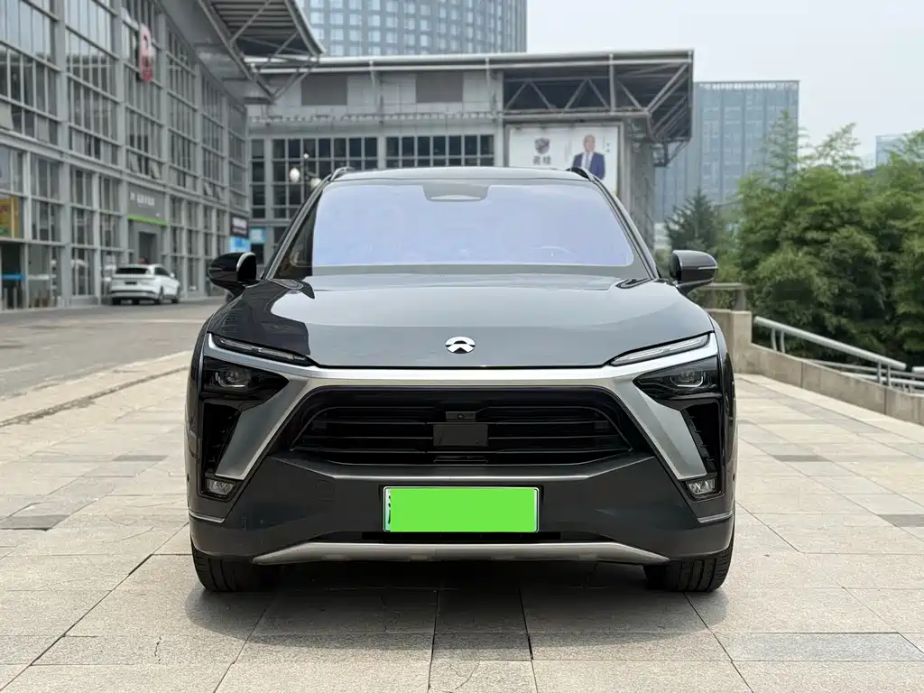 NIO ES8 2020 580KM мест
