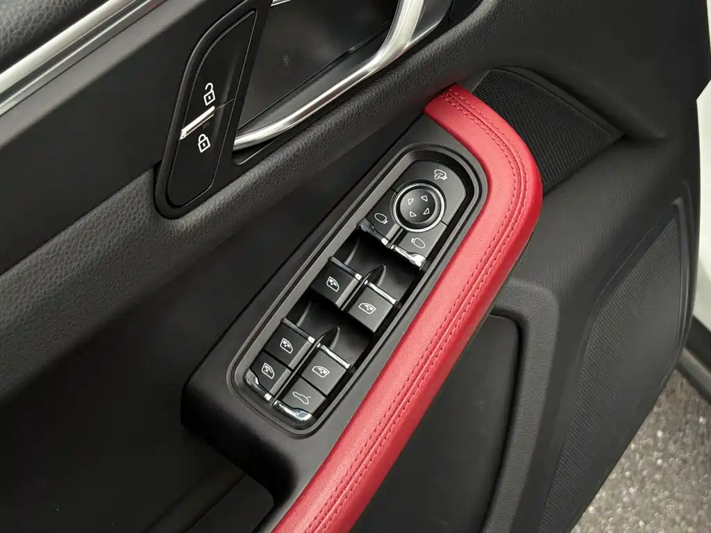 Porsche Macan — миниатюра 29