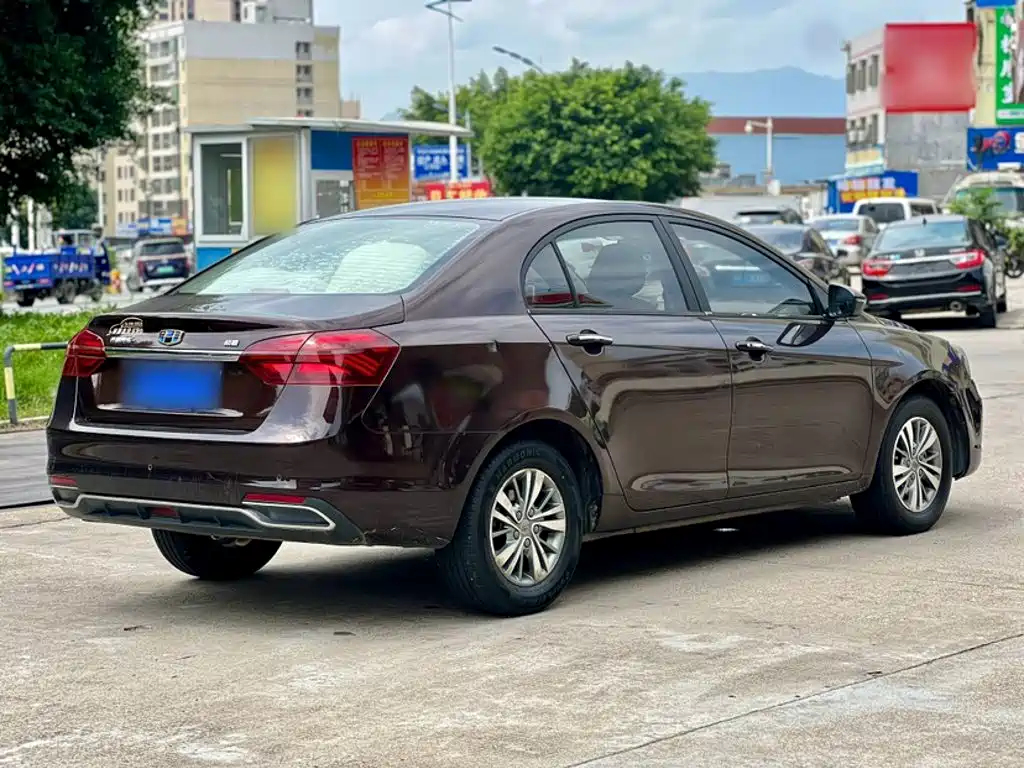 Geely Emgrand — миниатюра 6