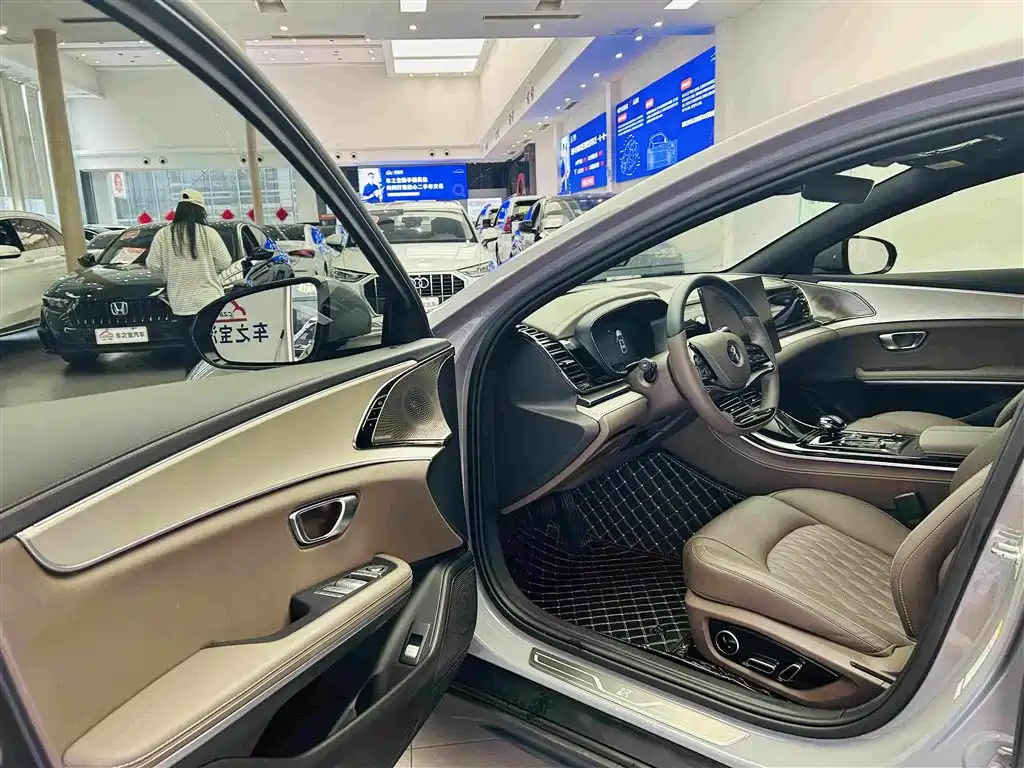 BYD Han — миниатюра 21