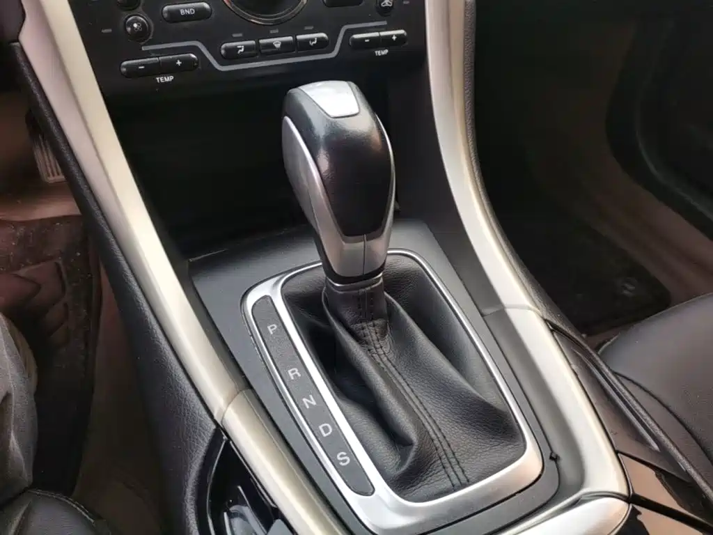 Ford Mondeo — миниатюра 14