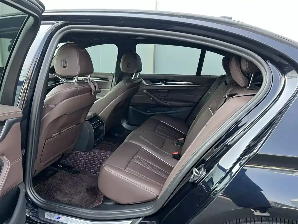 BMW 5 Series New Energy 2023 Черный из Китая, фото 6