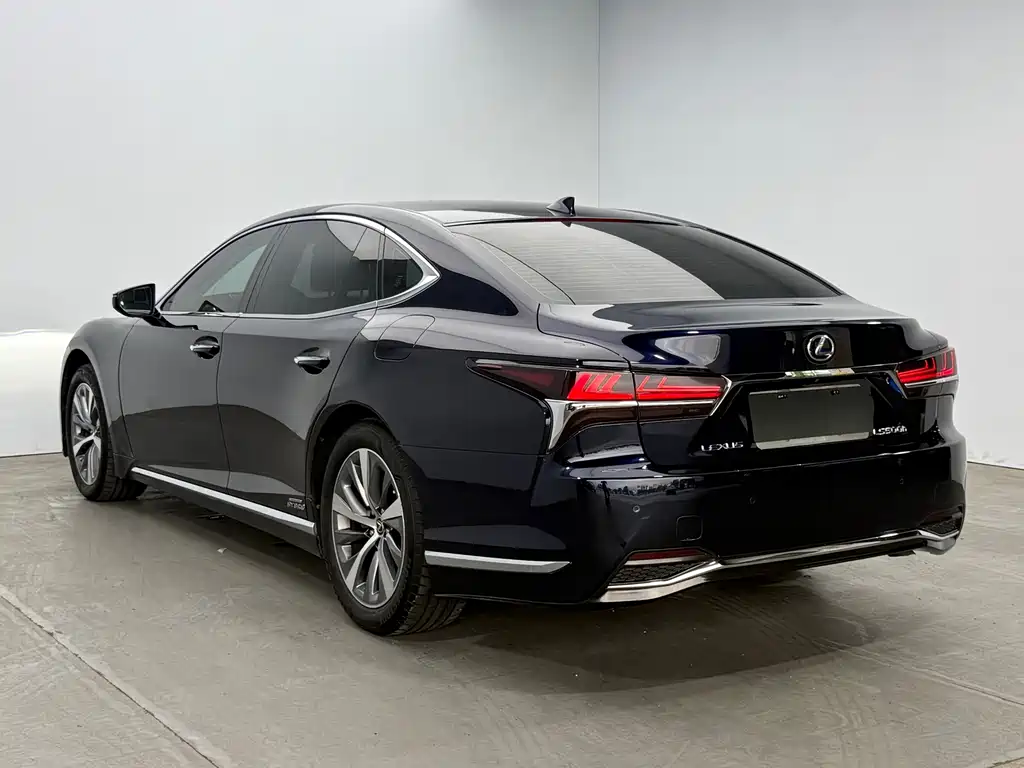 Lexus LS — миниатюра 5