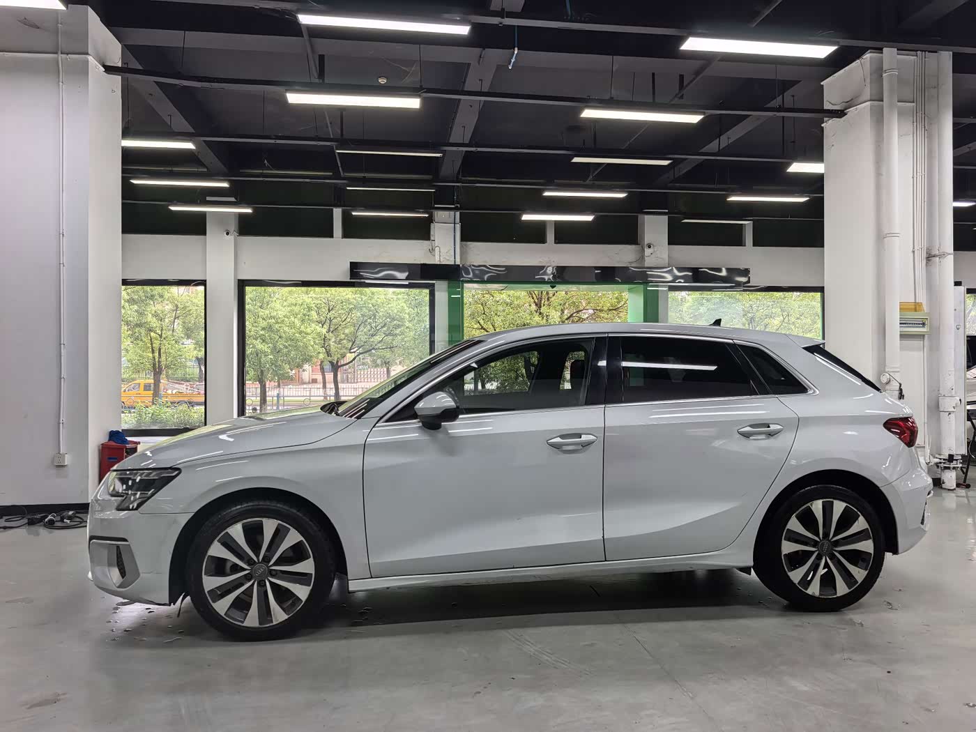 Audi A3 1.4 л 2021 г. Белый, пробег 33000 км