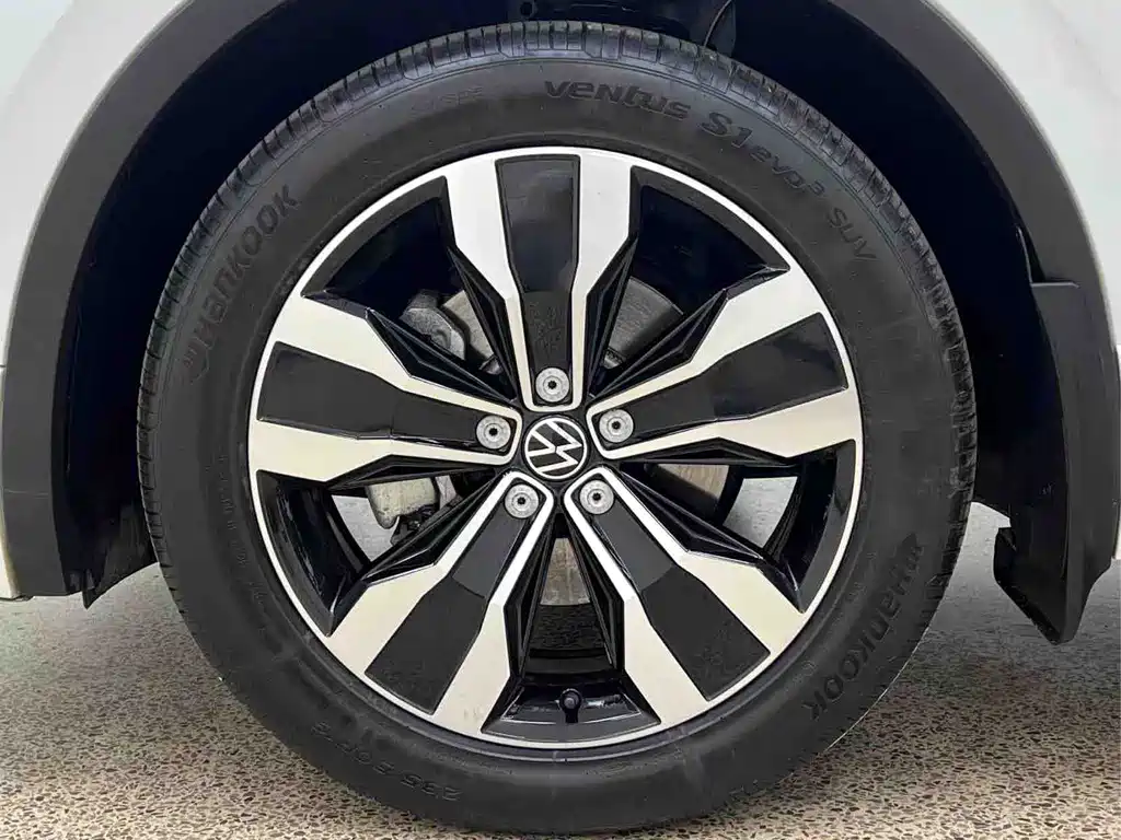 Volkswagen Tiguan L — миниатюра 7