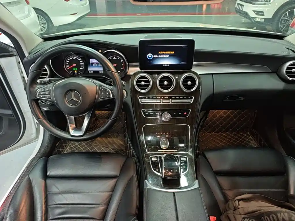 Mercedes-Benz C-Class — миниатюра 10