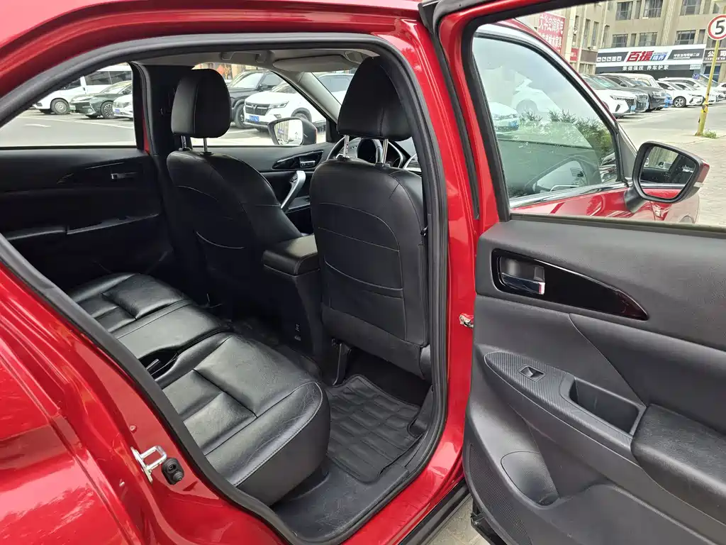 Mitsubishi Eclipse Cross — миниатюра 11