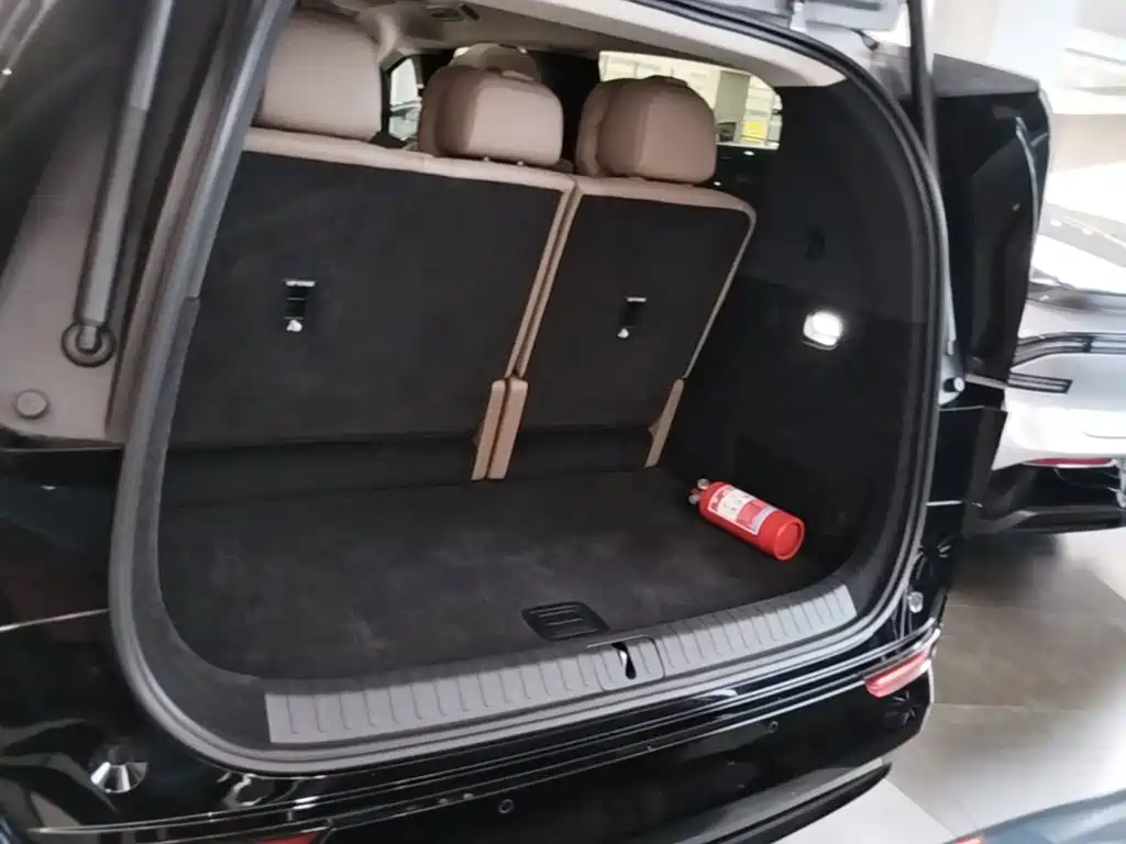 Li Auto Li MEGA — миниатюра 19