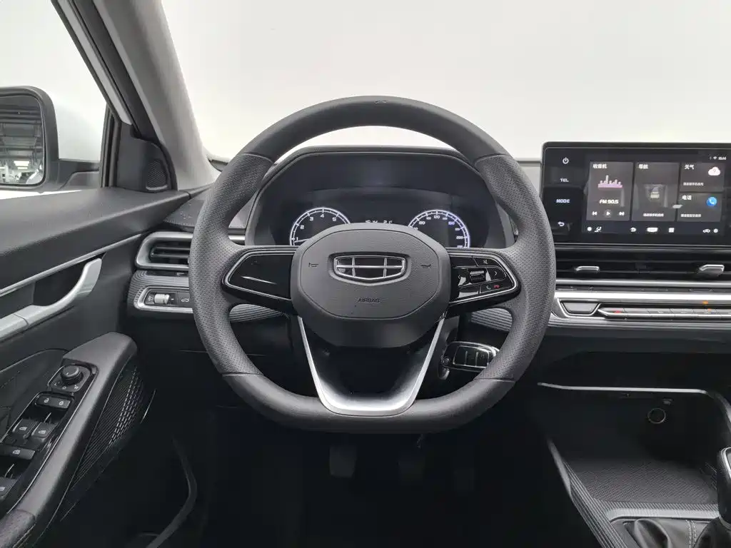 Geely Emgrand — миниатюра 11