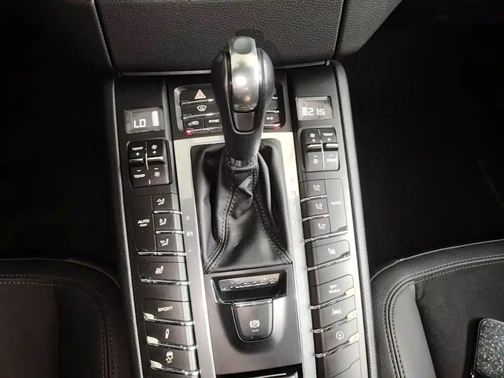 Porsche Macan — миниатюра 14