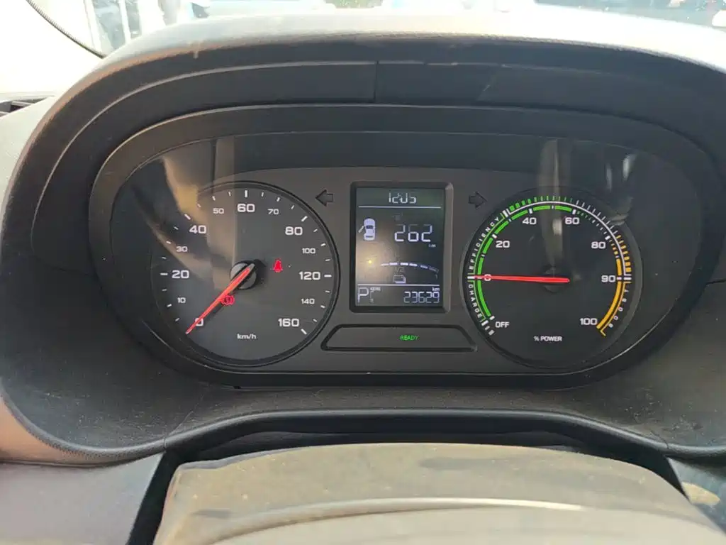 Roewe Clever — миниатюра 12