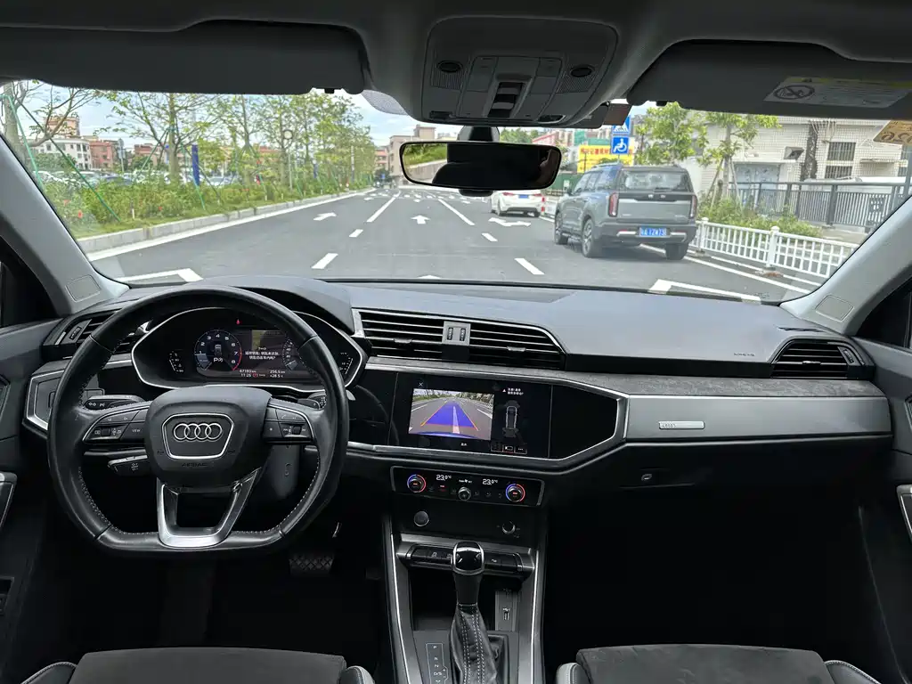 Audi Q3 — миниатюра 12