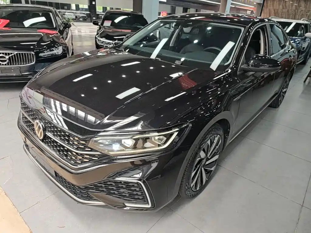 Volkswagen Passat 2022 330TSI Luxury